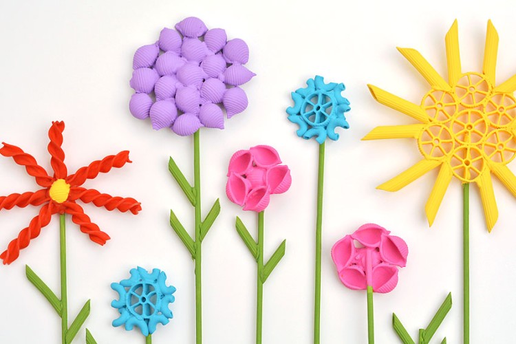how to color pasta for crafts